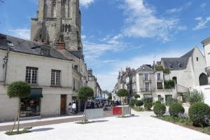 [Info Tours] La nouvelle Place Châteauneuf de Tours sous tous les angles