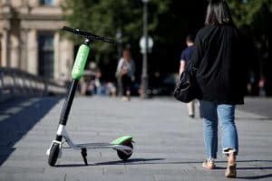 Trottinettes électriques : la ministre des transports annonce « une nouvelle catégorie de véhicule » dans le code de la route
