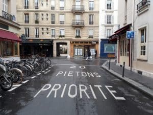 Paris Un « Code de la rue » pour redonner la priorité aux piétons